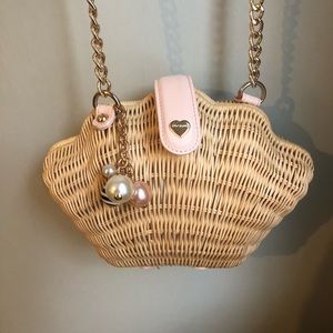 Betsy Johnson shell crossbody bag